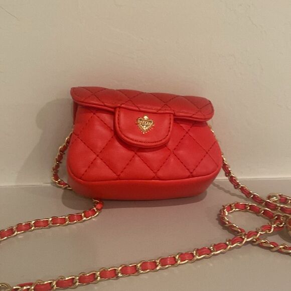 unbranded Handbags - Chain quilt mini belt wallet bag purse accessory gold chain and heart detail